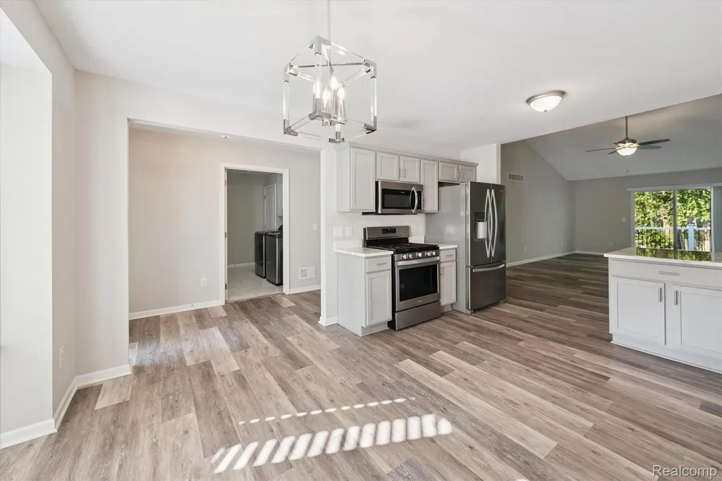 816 Nelsons Ridge Drive Howell City MI 48843
