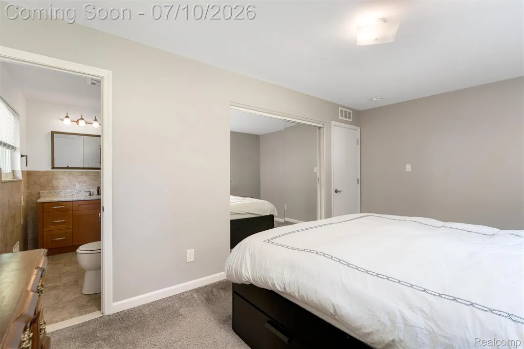 29721 Beacontree Street Farmington Hills City MI 48331