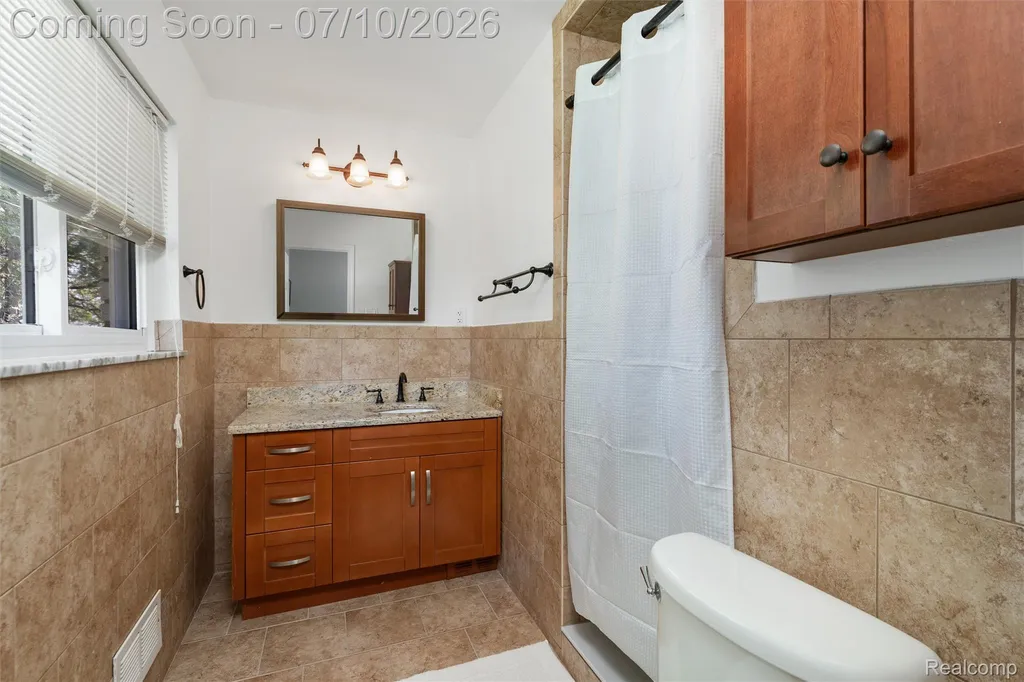 29721 Beacontree Street Farmington Hills City MI 48331