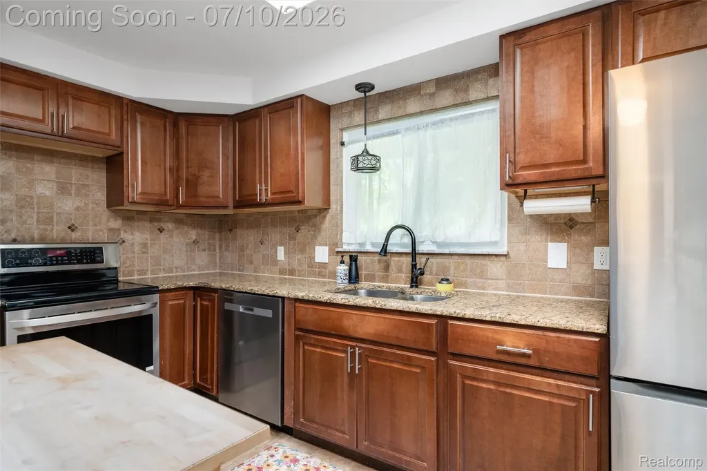 29721 Beacontree Street Farmington Hills City MI 48331