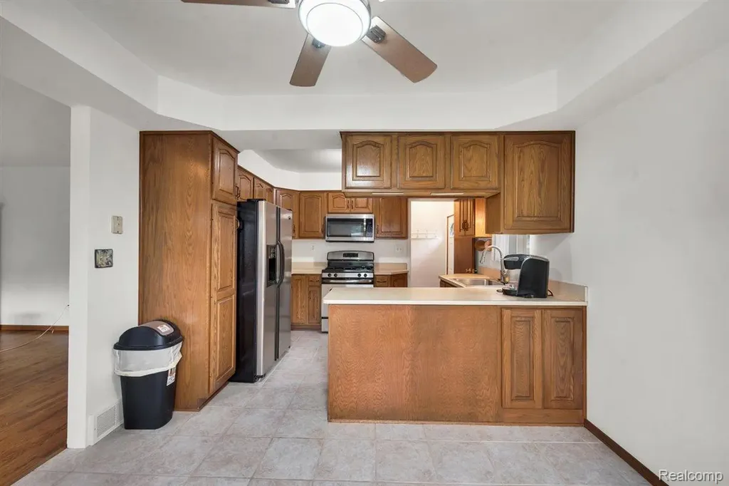 21731 Raymond Street St. Clair Shores City MI 48082