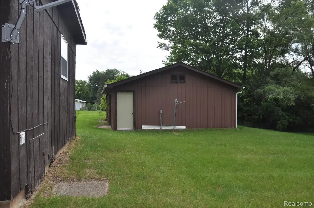 3954 Mayville Road Dayton Township MI 48760