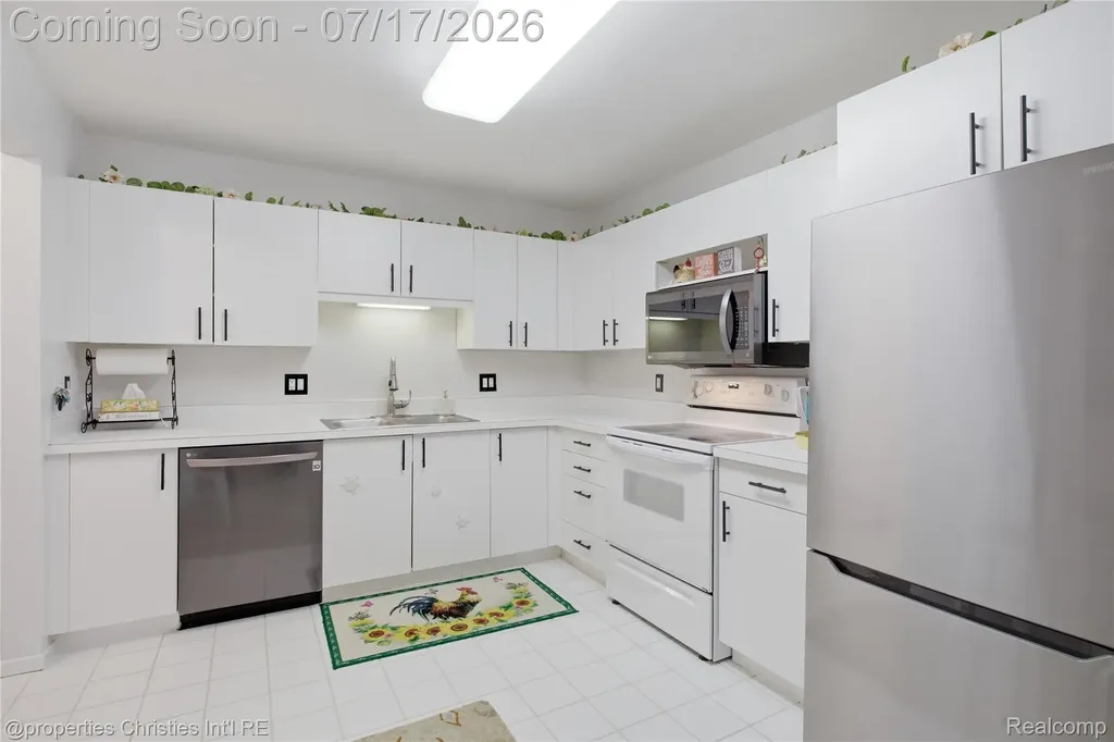 30414 Orchard Lake Road Farmington Hills City MI 48334