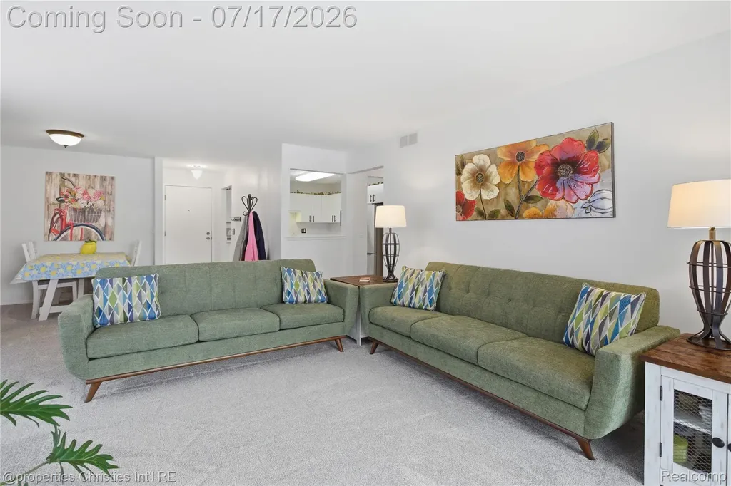 30414 Orchard Lake Road Farmington Hills City MI 48334