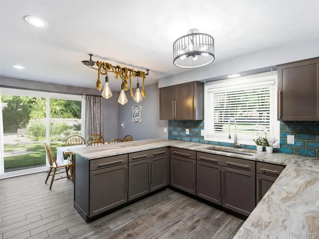 3405 Upton Drive Troy City MI 48084
