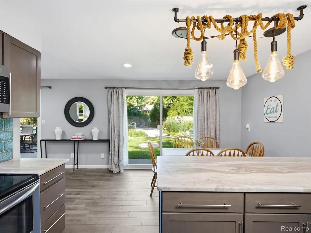 3405 Upton Drive Troy City MI 48084