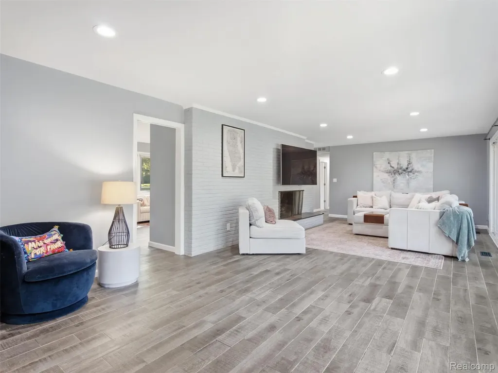 3405 Upton Drive Troy City MI 48084