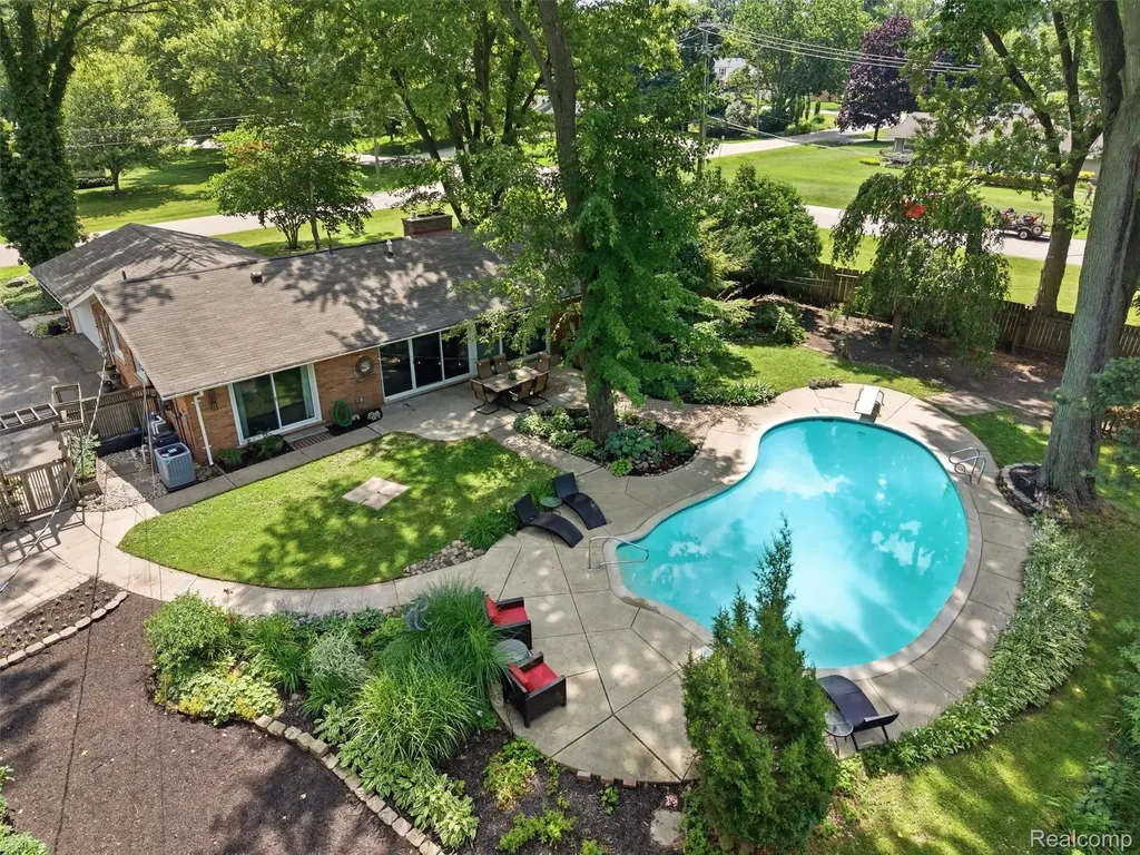 3405 Upton Drive Troy City MI 48084