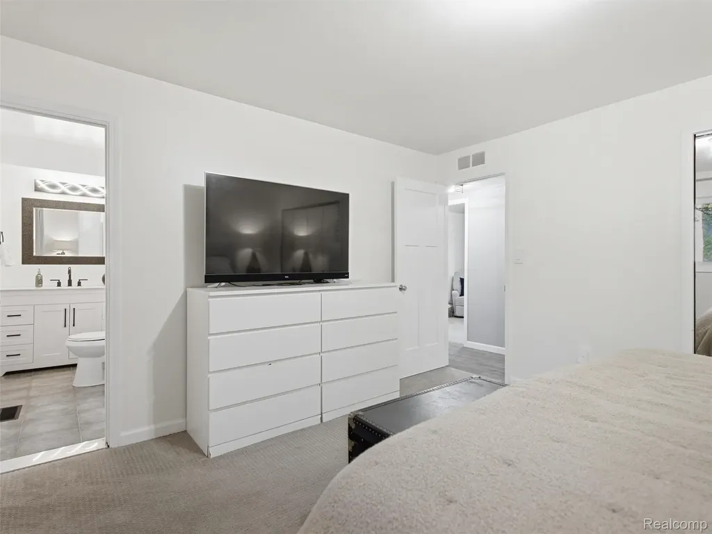 3405 Upton Drive Troy City MI 48084