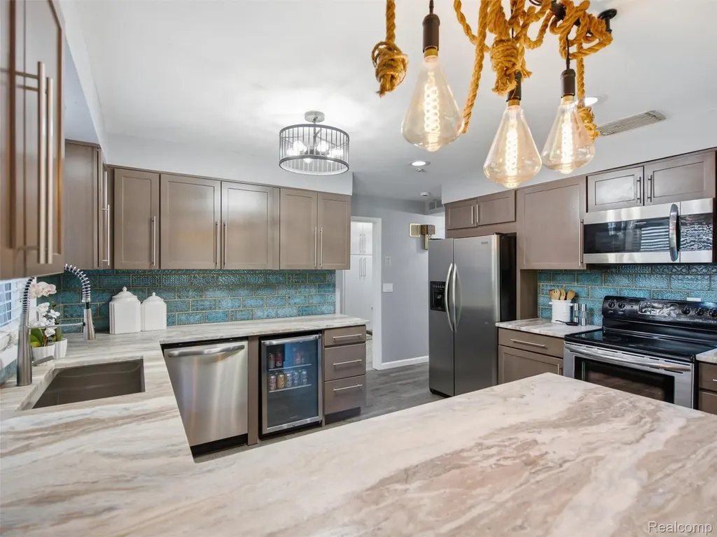 3405 Upton Drive Troy City MI 48084