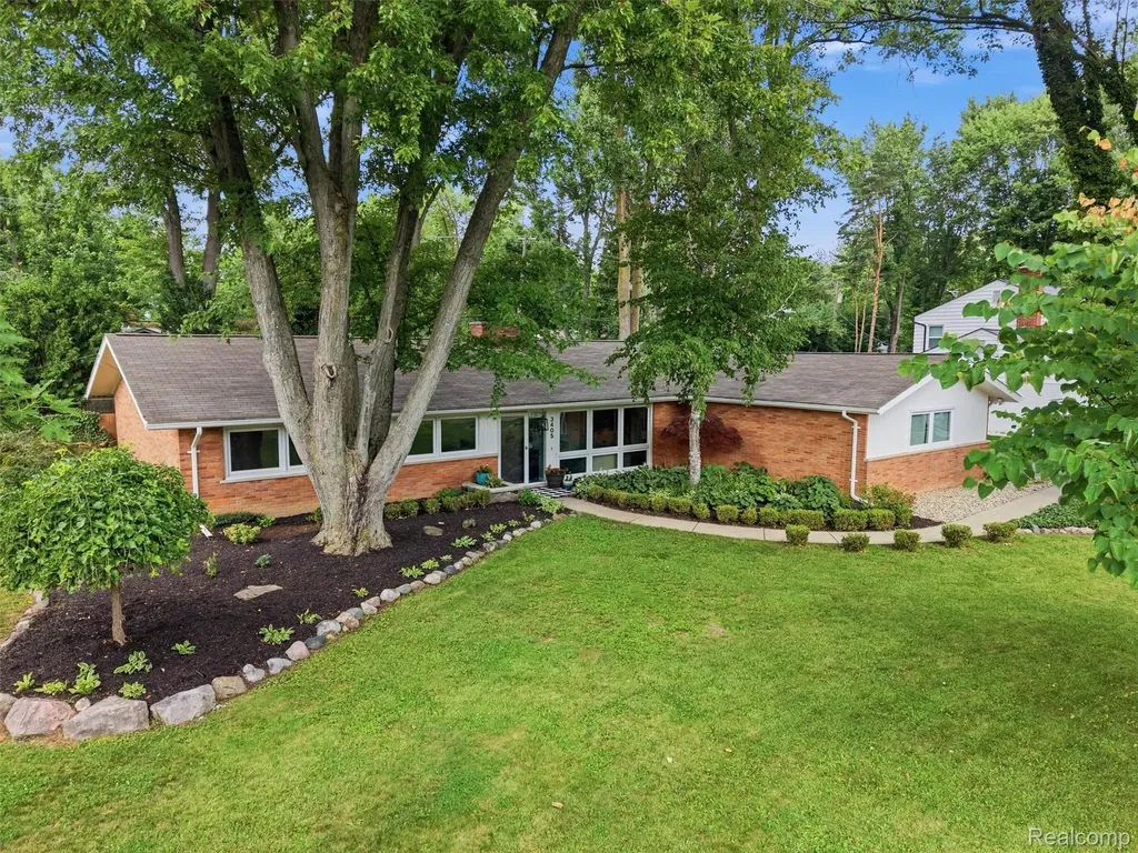 3405 Upton Drive Troy City MI 48084