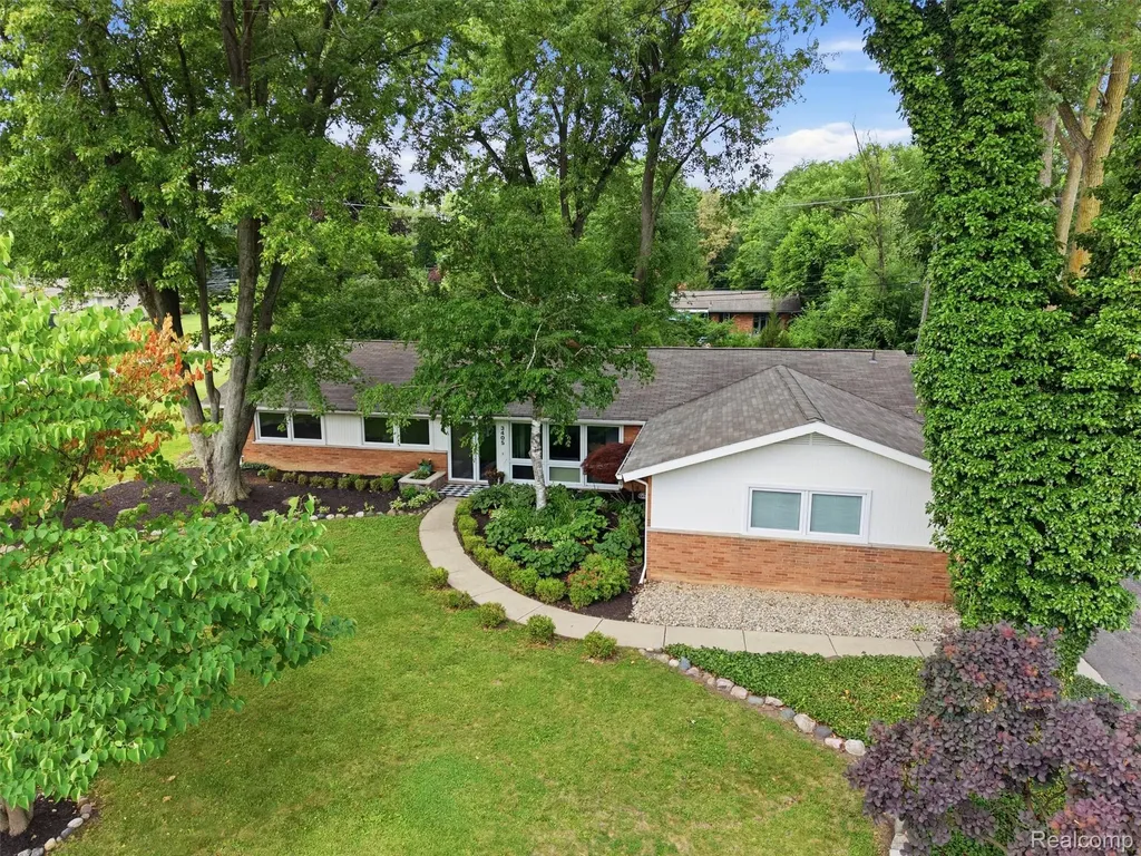 3405 Upton Drive Troy City MI 48084