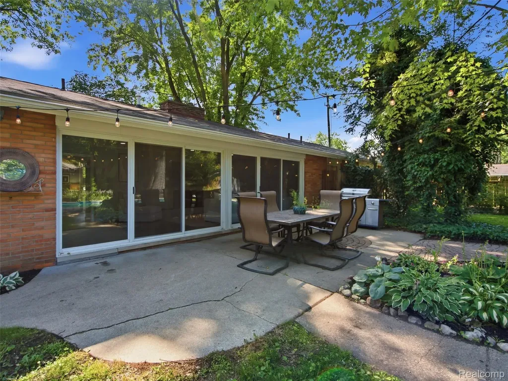 3405 Upton Drive Troy City MI 48084