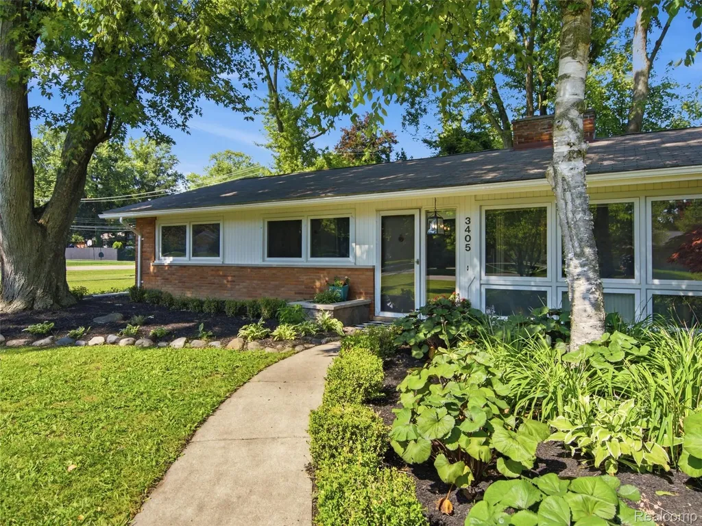 3405 Upton Drive Troy City MI 48084