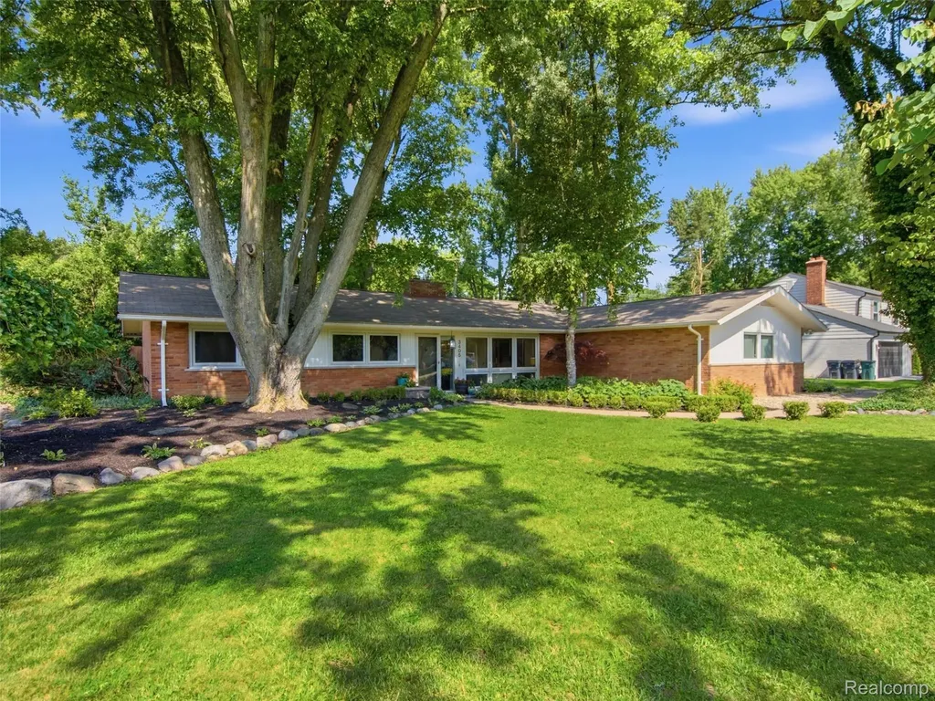 3405 Upton Drive Troy City MI 48084