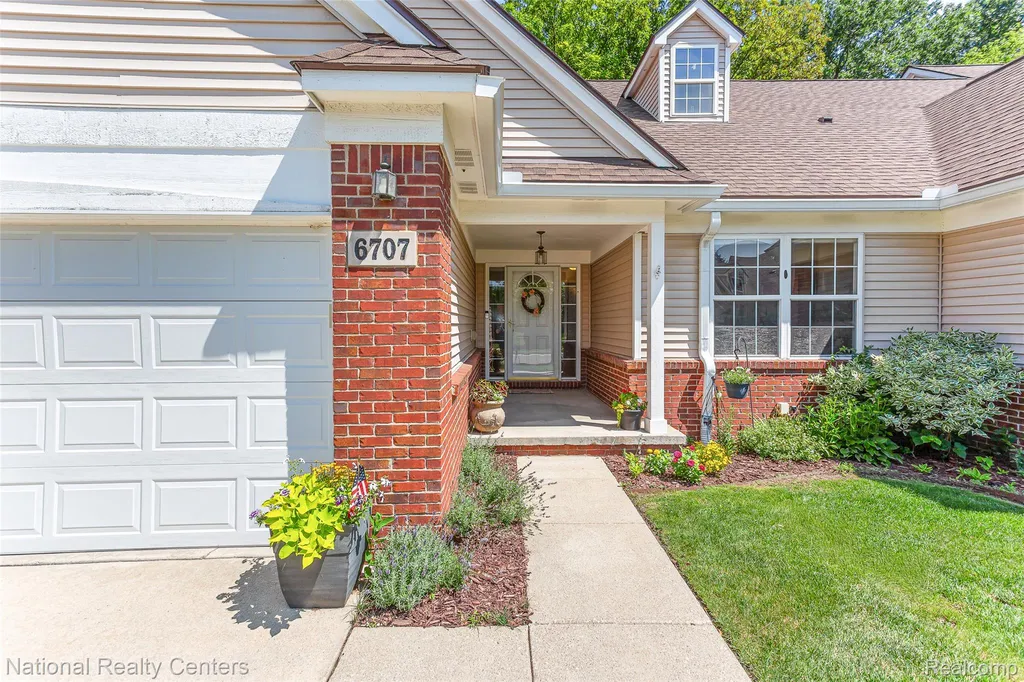 6707 Cortland Avenue Genoa Township MI 48114