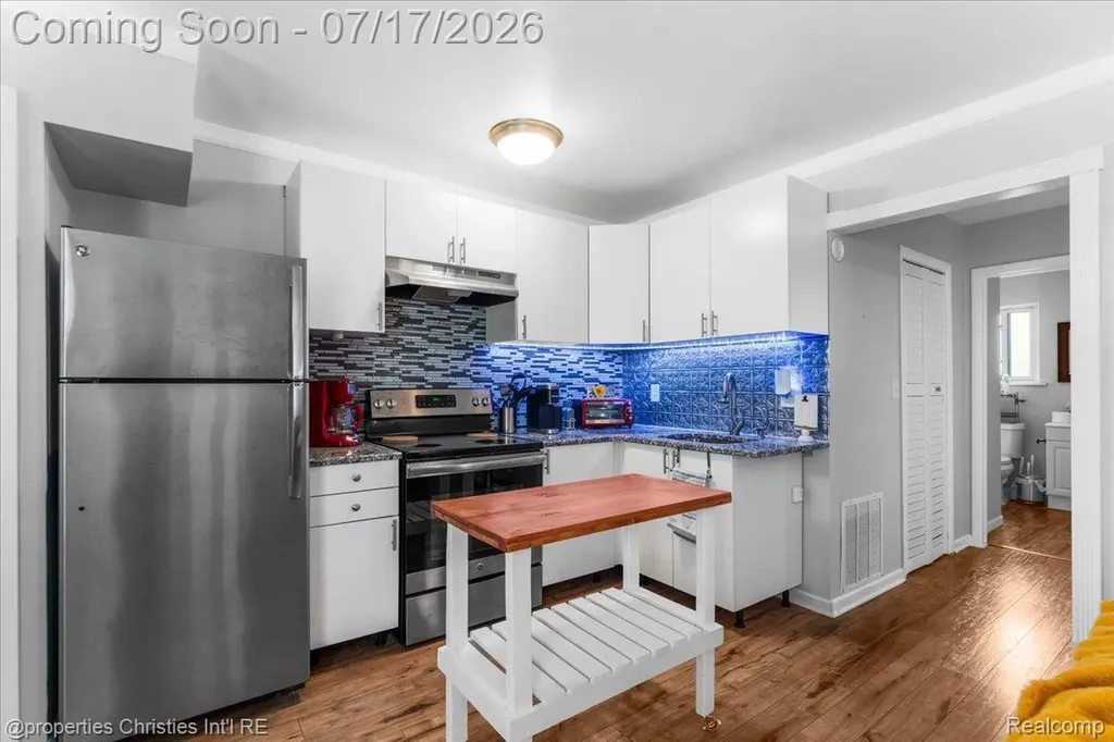 29254 Manchester Street Westland City MI 48185
