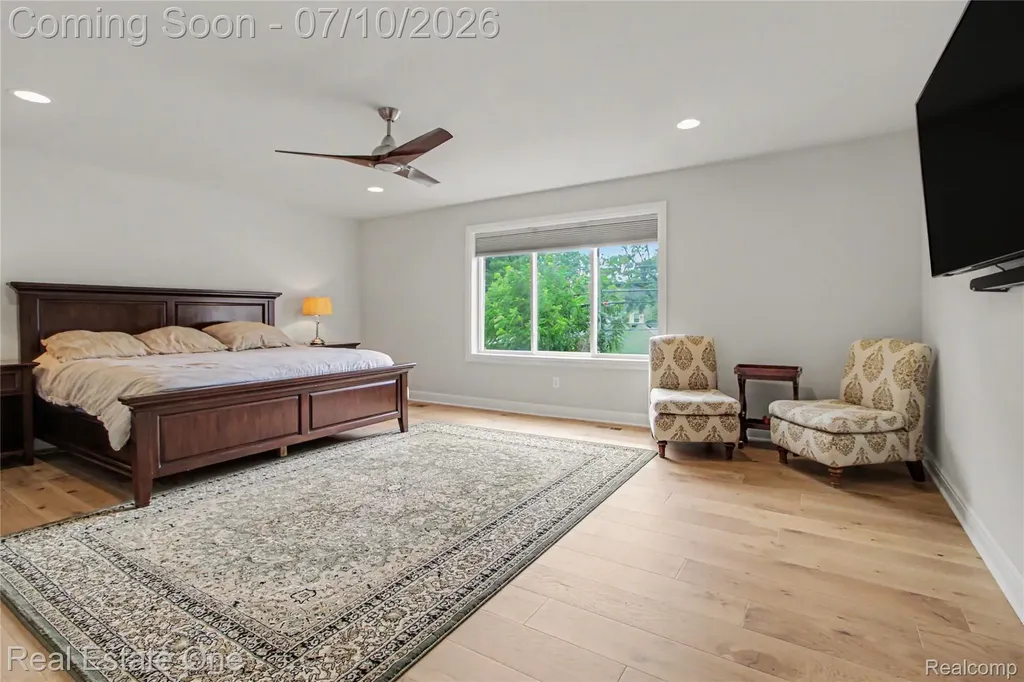 4715 Tonawanda Avenue Royal Oak City MI 48073