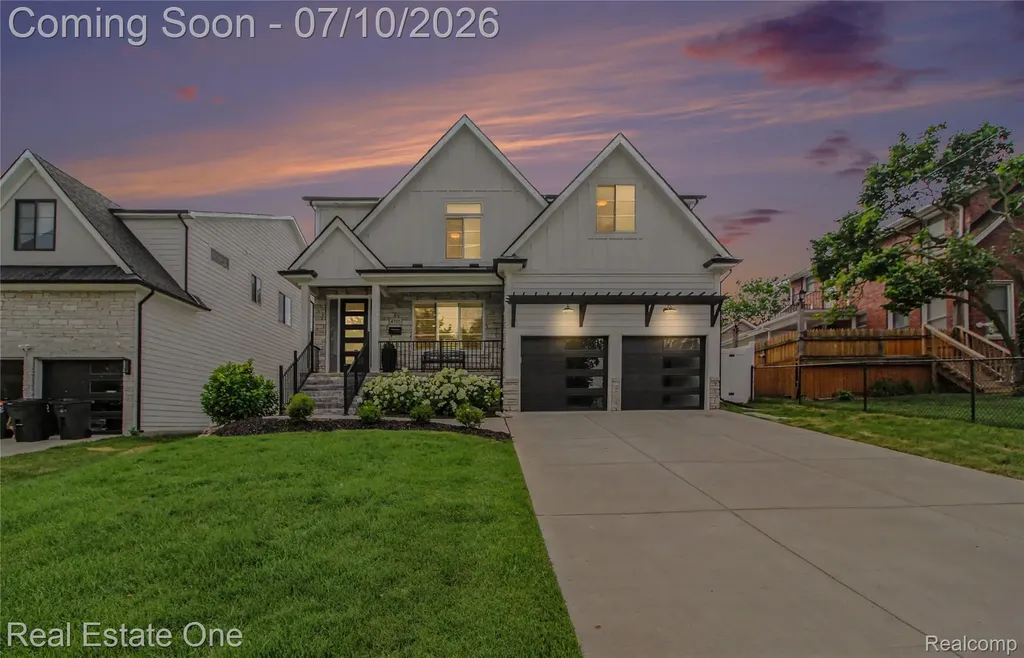 4715 Tonawanda Avenue Royal Oak City MI 48073