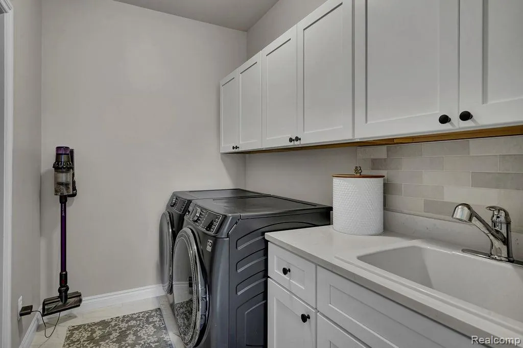 35584 Addison Drive New Baltimore City MI 48047