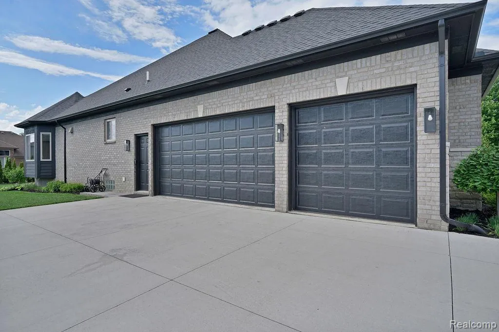 35584 Addison Drive New Baltimore City MI 48047