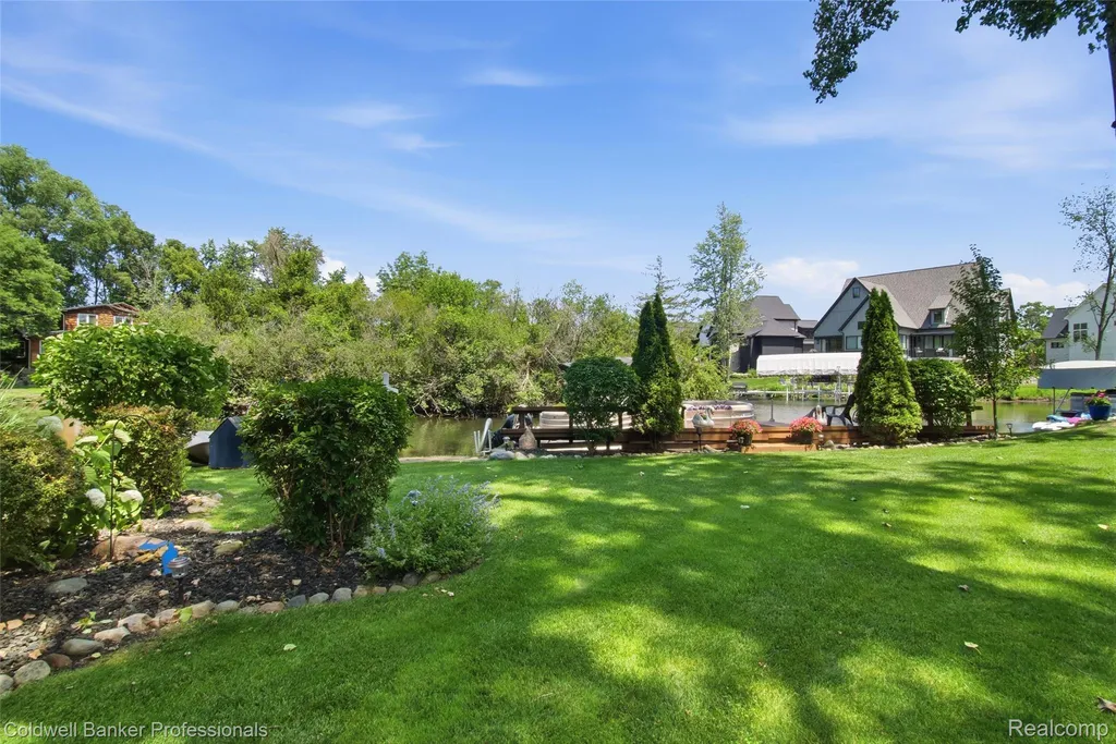 3410 Benstein Road Commerce Charter Township MI 48382