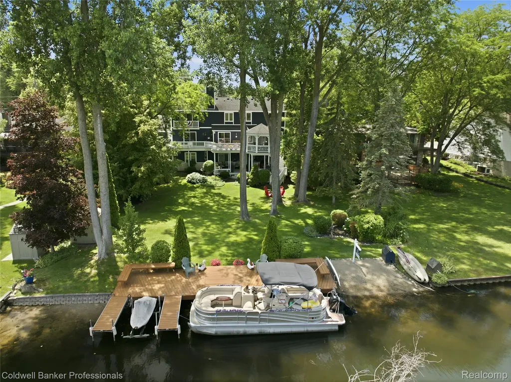 3410 Benstein Road Commerce Charter Township MI 48382