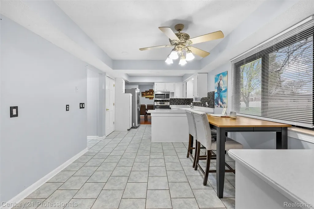 39349 Cadborough Drive Clinton Charter Township MI 48038