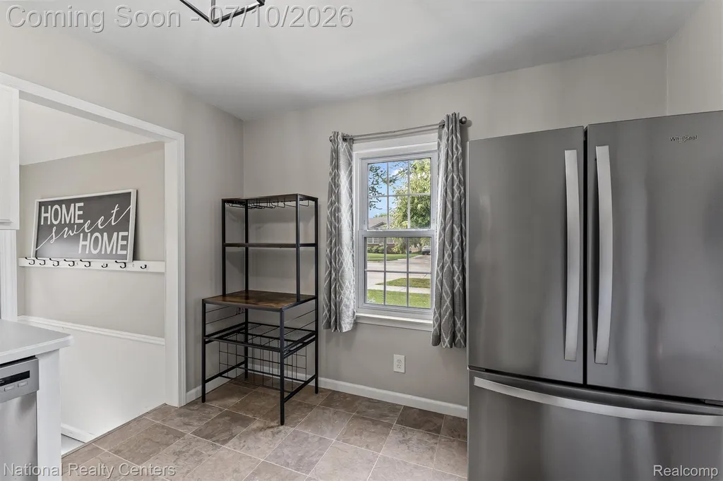 21523 Fresard Street St. Clair Shores City MI 48080