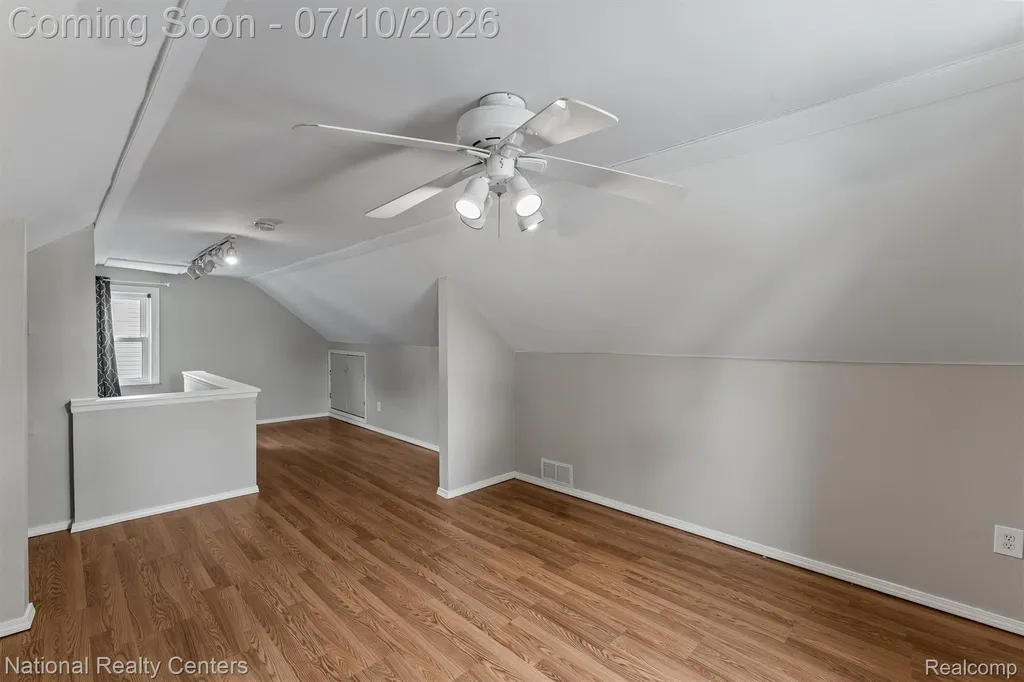 21523 Fresard Street St. Clair Shores City MI 48080