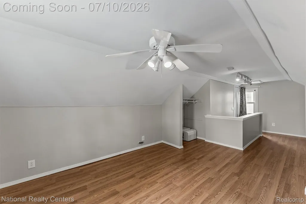 21523 Fresard Street St. Clair Shores City MI 48080