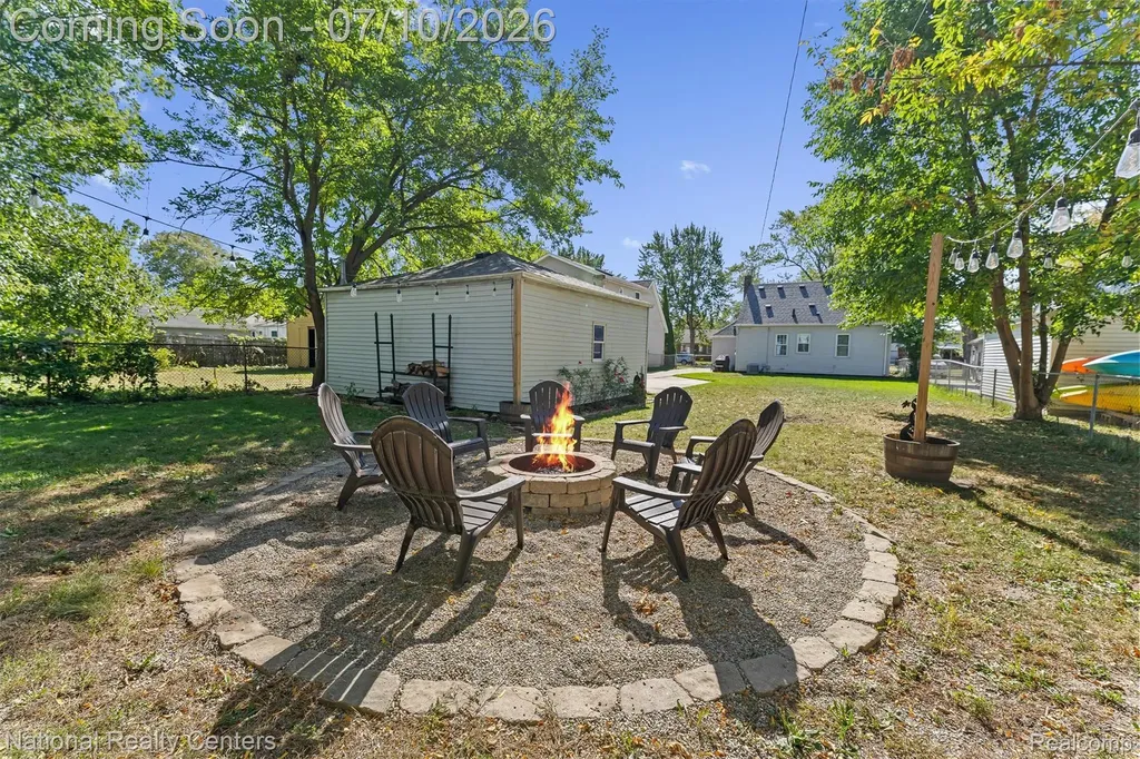 21523 Fresard Street St. Clair Shores City MI 48080