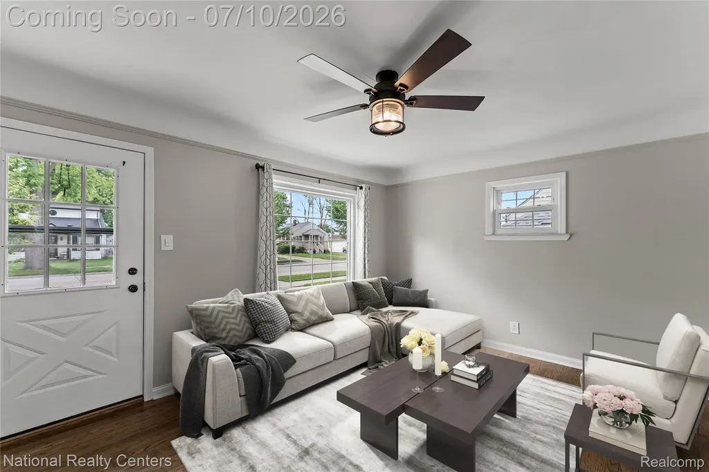 21523 Fresard Street St. Clair Shores City MI 48080