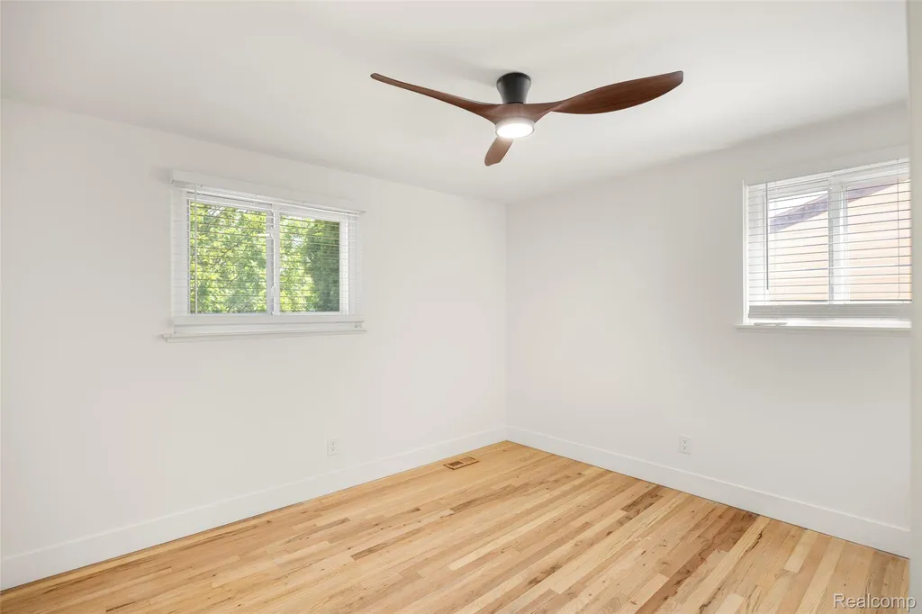 14631 Labelle Street Oak Park City MI 48237