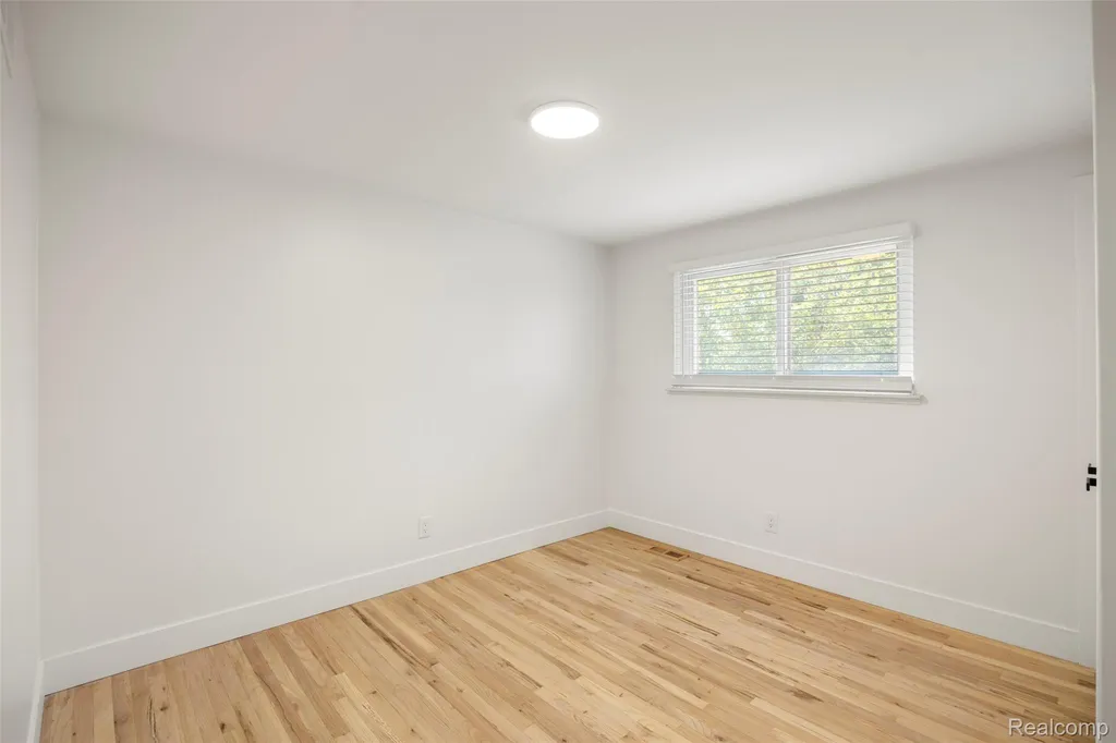 14631 Labelle Street Oak Park City MI 48237