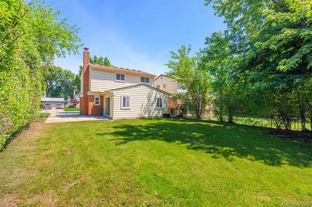 14631 Labelle Street Oak Park City MI 48237