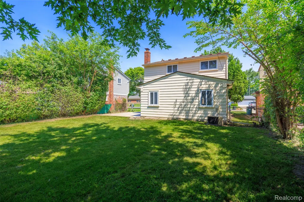 14631 Labelle Street Oak Park City MI 48237