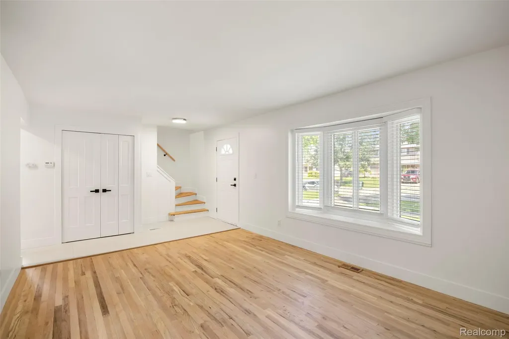 14631 Labelle Street Oak Park City MI 48237