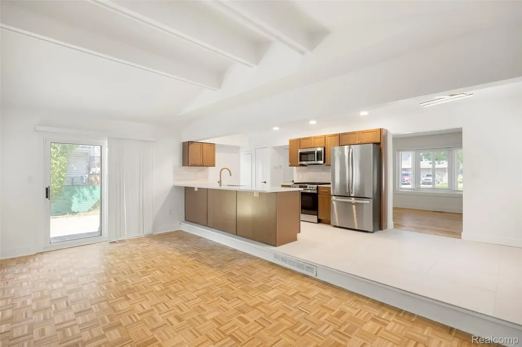 14631 Labelle Street Oak Park City MI 48237