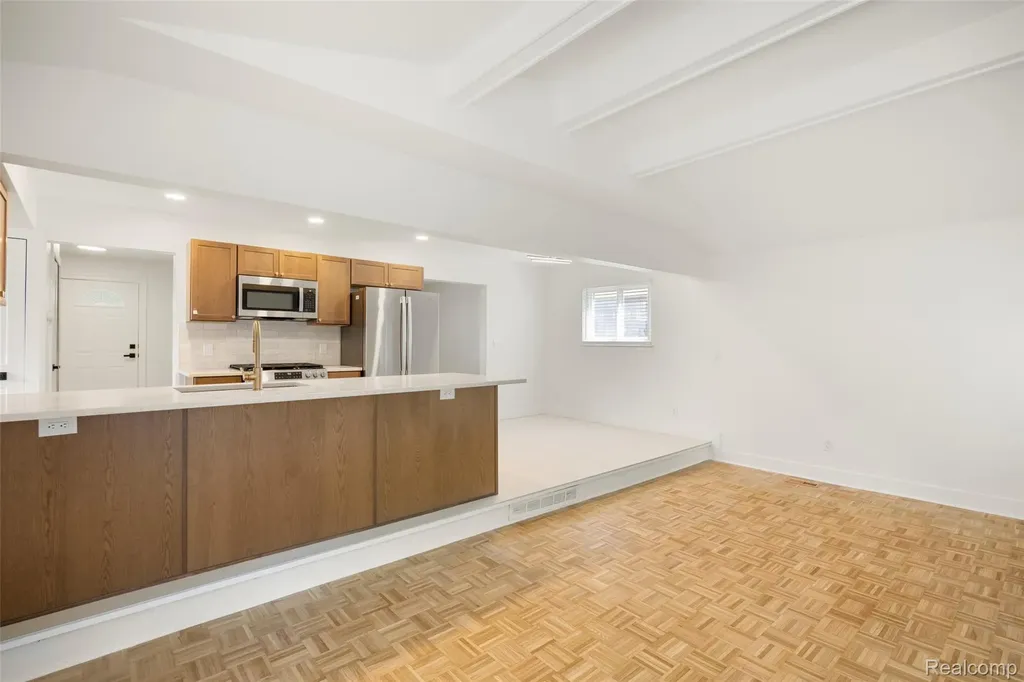 14631 Labelle Street Oak Park City MI 48237