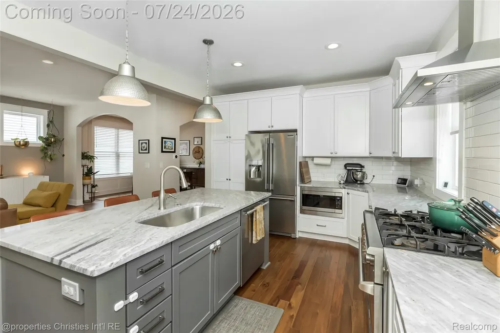 3829 Prairie Avenue Berkley City MI 48072