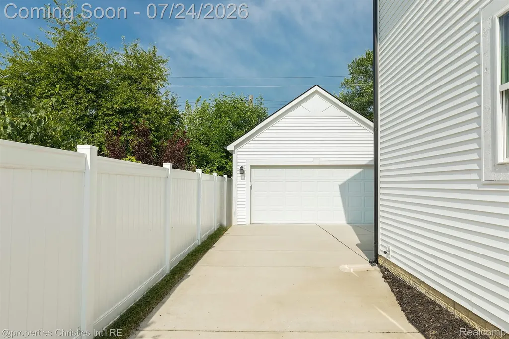 3829 Prairie Avenue Berkley City MI 48072