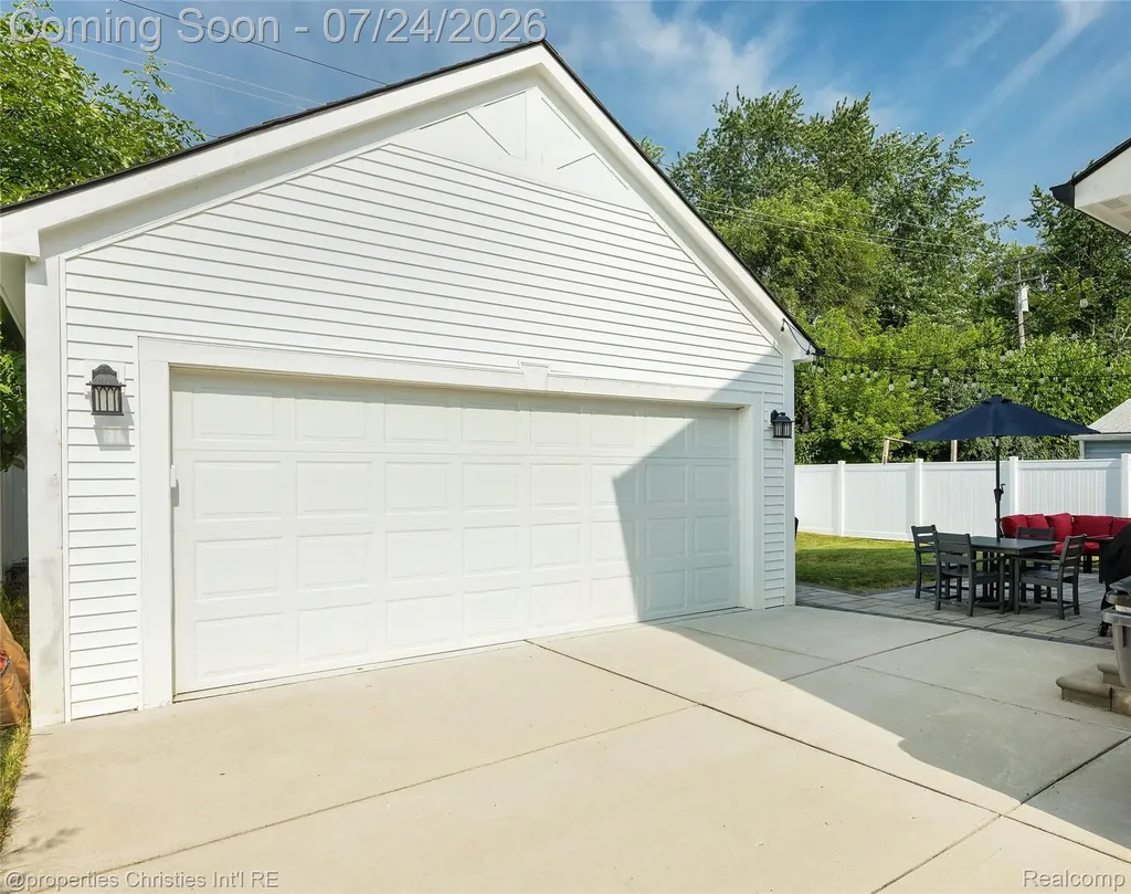 3829 Prairie Avenue Berkley City MI 48072
