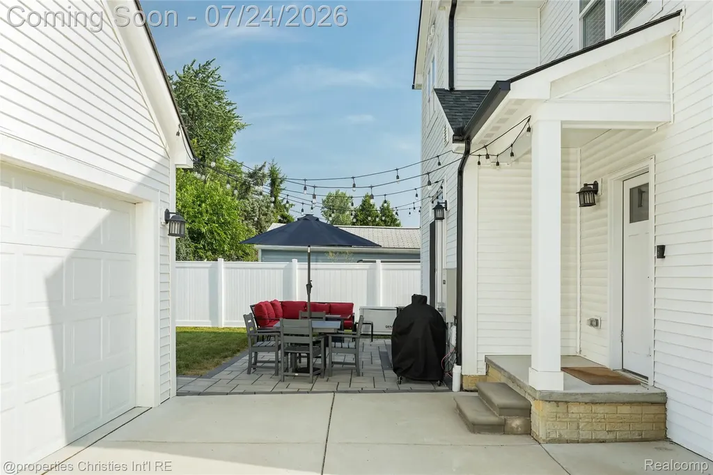 3829 Prairie Avenue Berkley City MI 48072