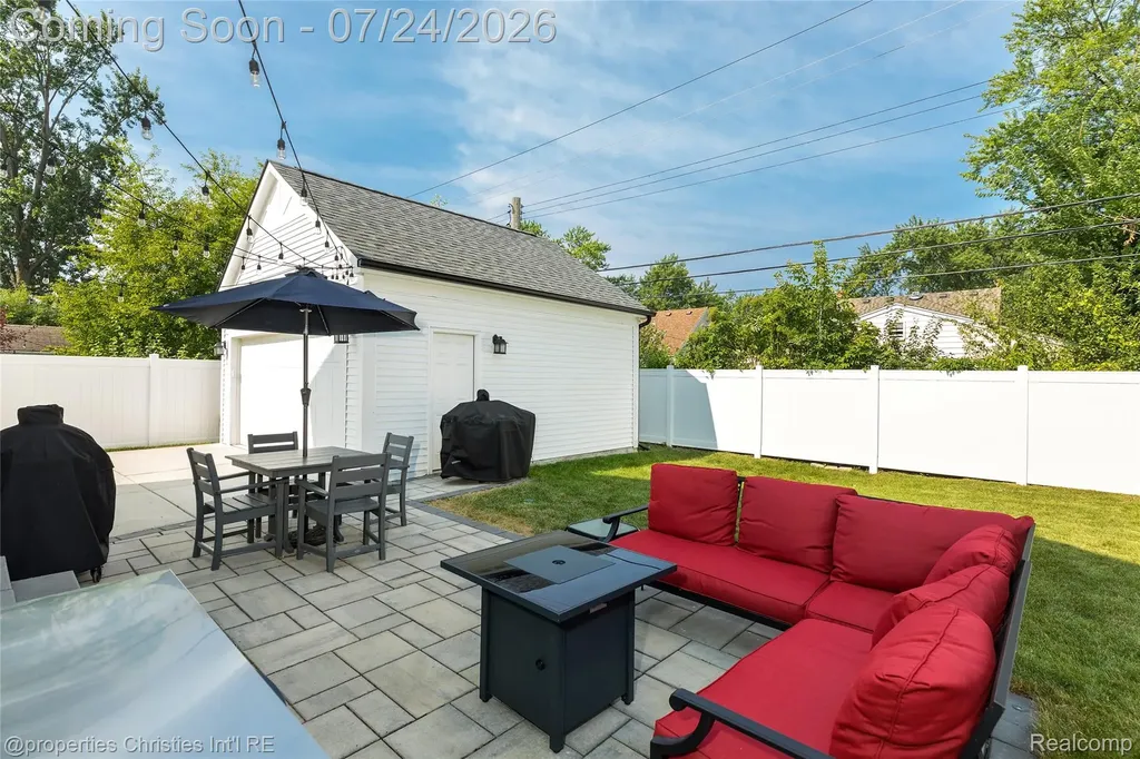 3829 Prairie Avenue Berkley City MI 48072