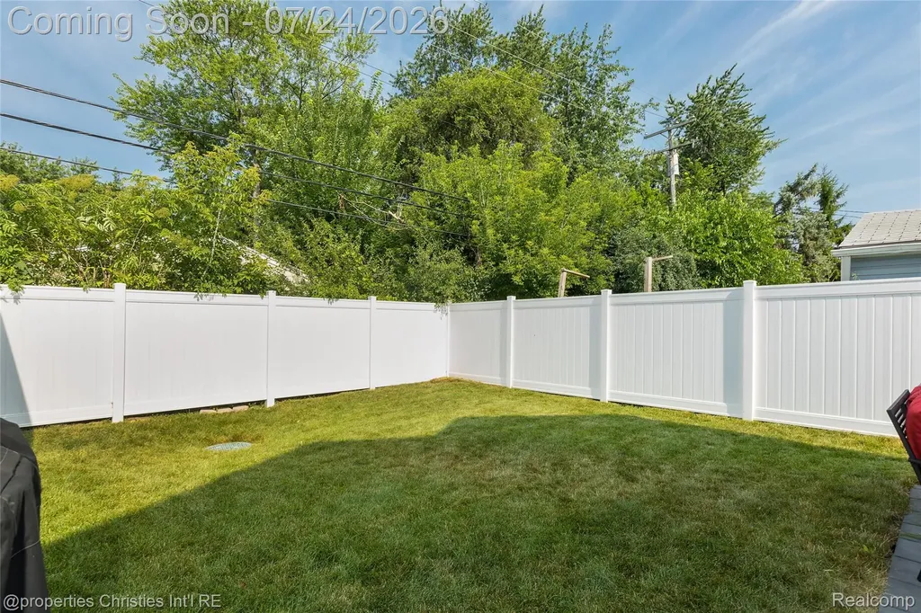3829 Prairie Avenue Berkley City MI 48072