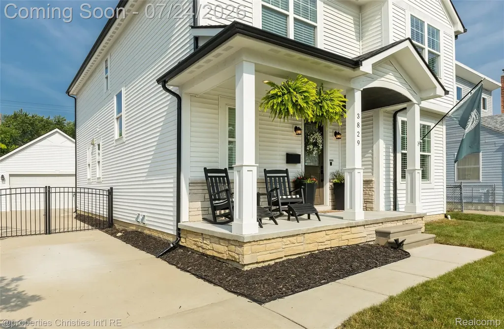 3829 Prairie Avenue Berkley City MI 48072