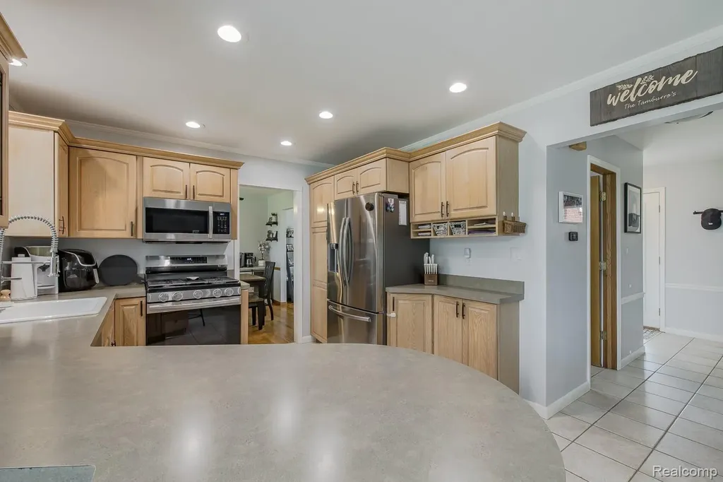 12541 De Cook Drive Sterling Heights City MI 48313