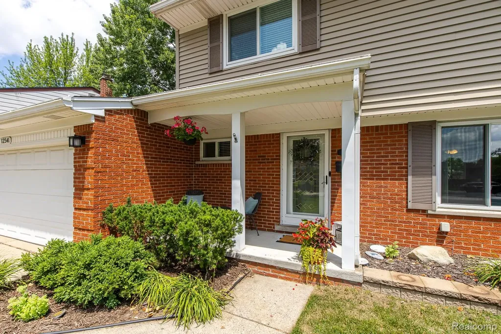 12541 De Cook Drive Sterling Heights City MI 48313