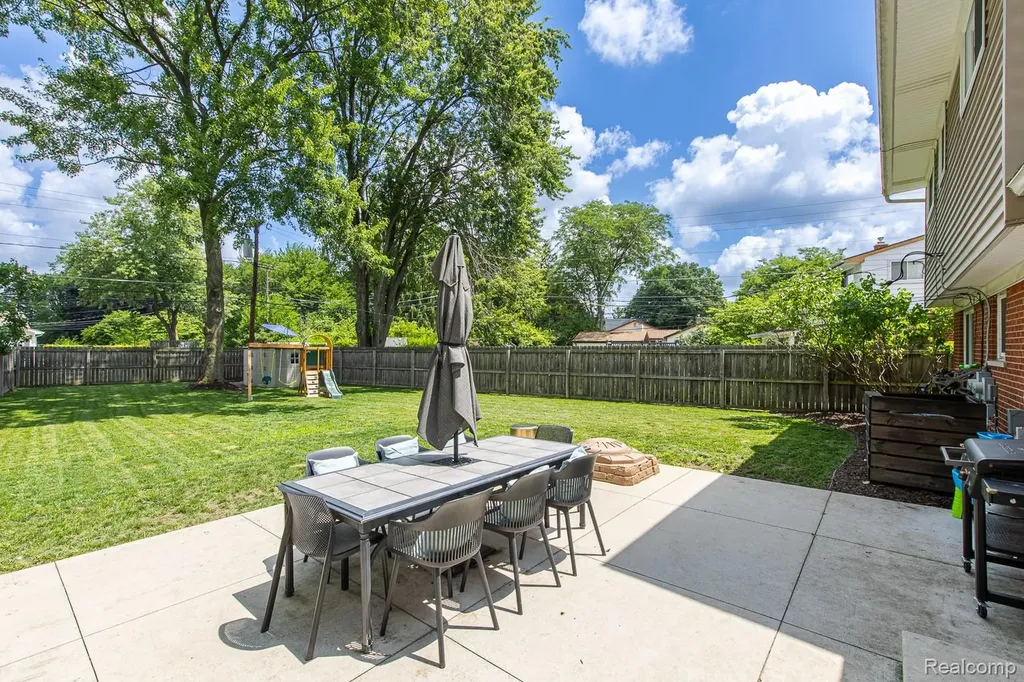 12541 De Cook Drive Sterling Heights City MI 48313
